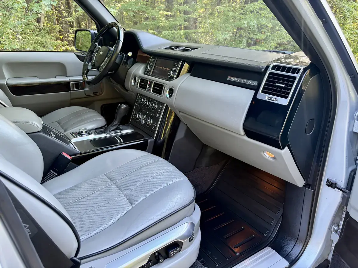 2011 Land Rover Range Rover HSE Lux