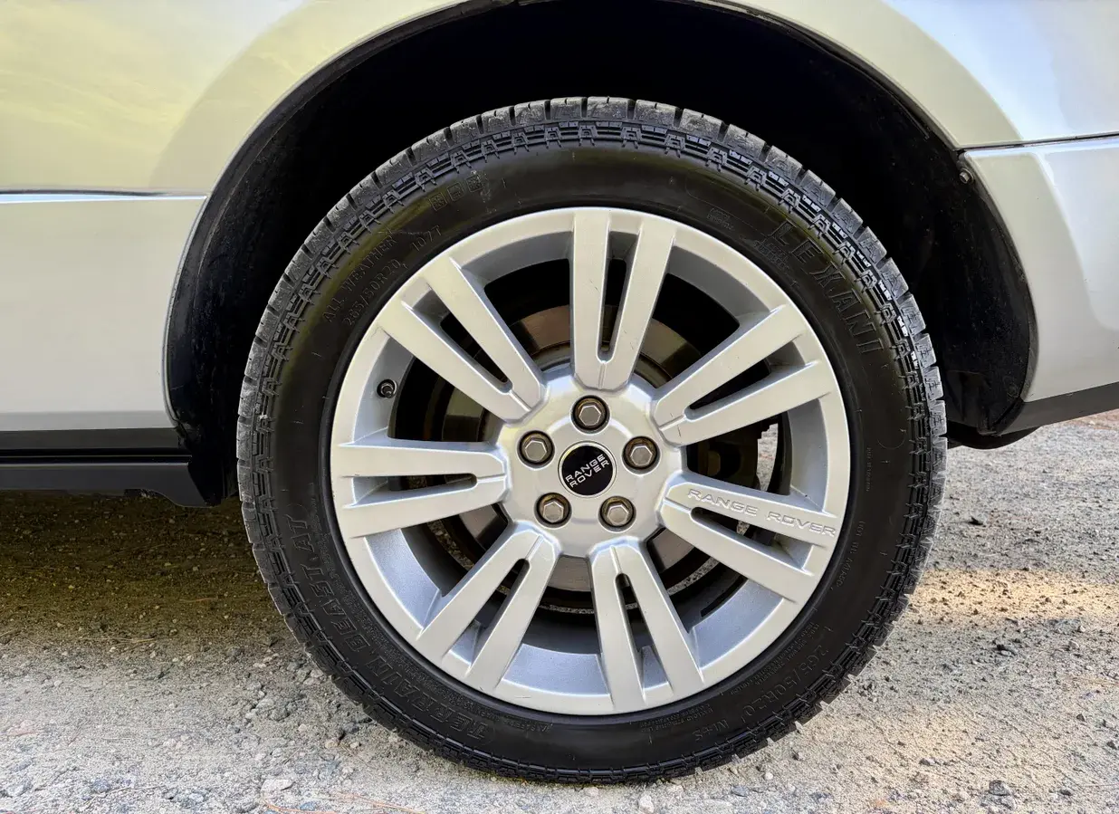 2011 Land Rover Range Rover HSE Lux