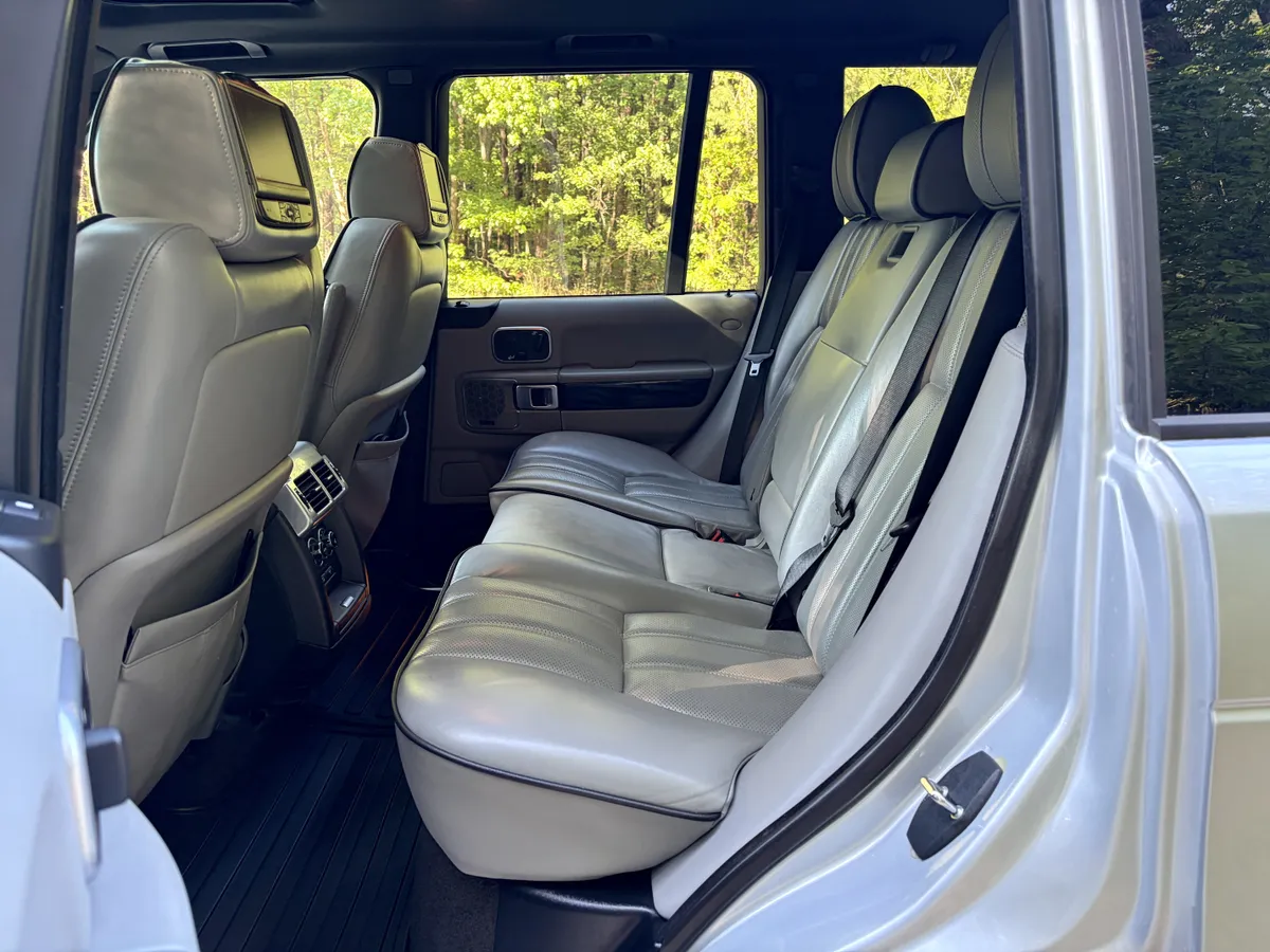2011 Land Rover Range Rover HSE Lux