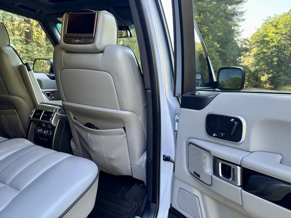 2011 Land Rover Range Rover HSE Lux