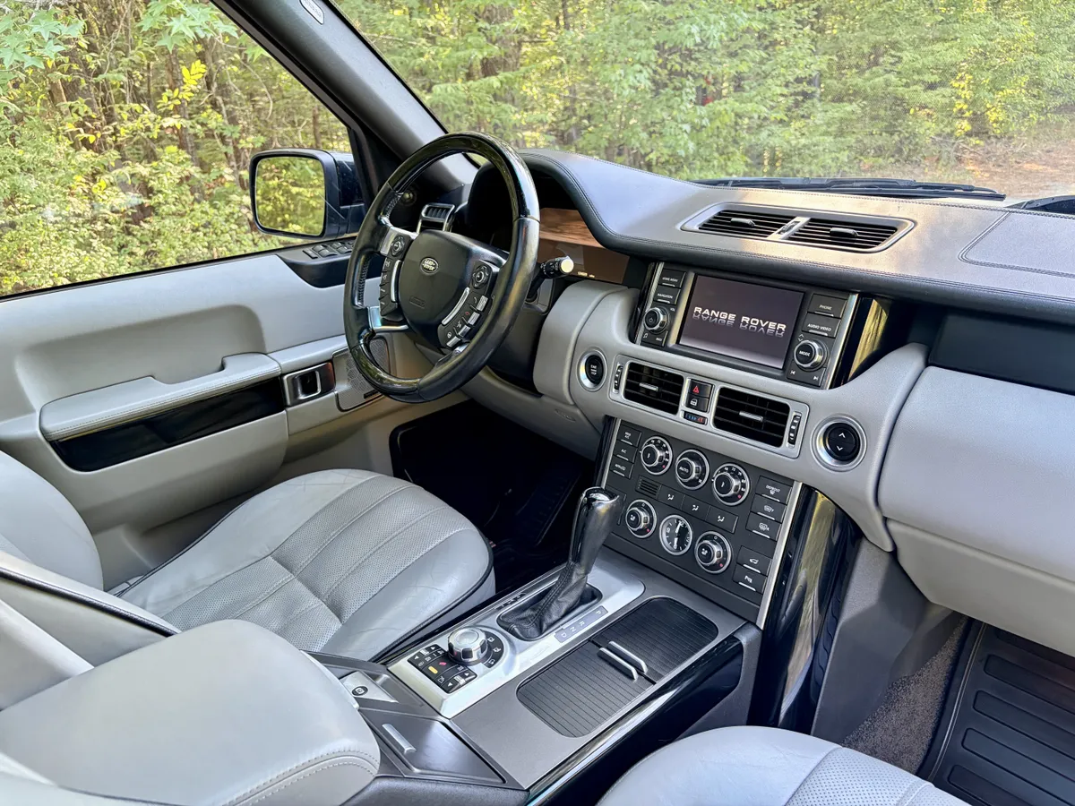 2011 Land Rover Range Rover HSE Lux