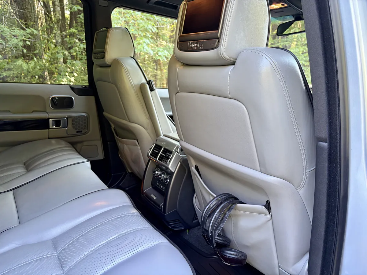 2011 Land Rover Range Rover HSE Lux