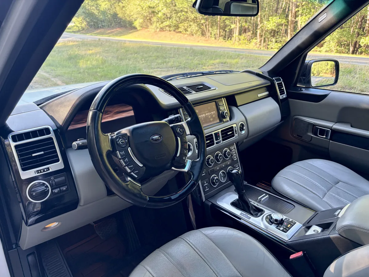 2011 Land Rover Range Rover HSE Lux