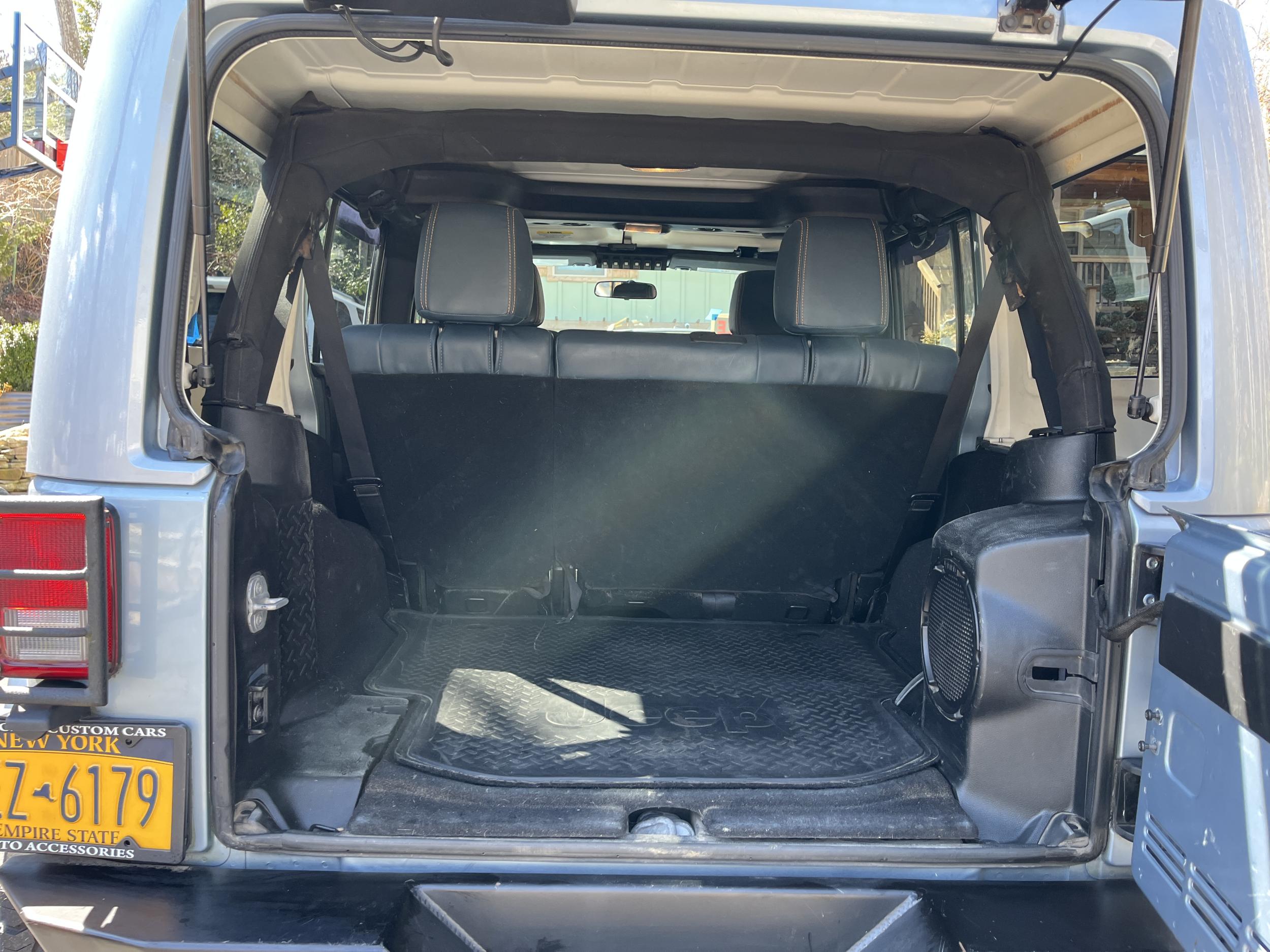 2012 Jeep Wrangler Unlimited Sahara