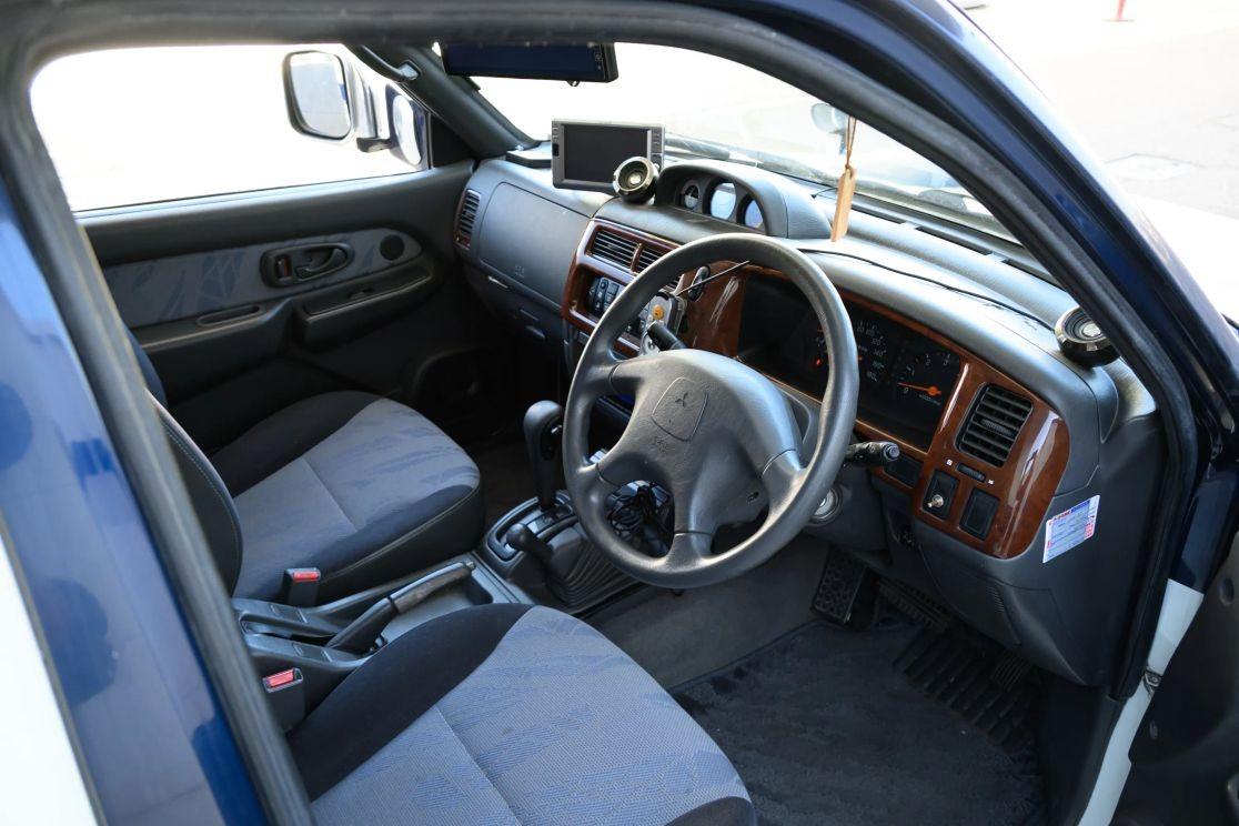 1999 Mitsubishi Strada Camper