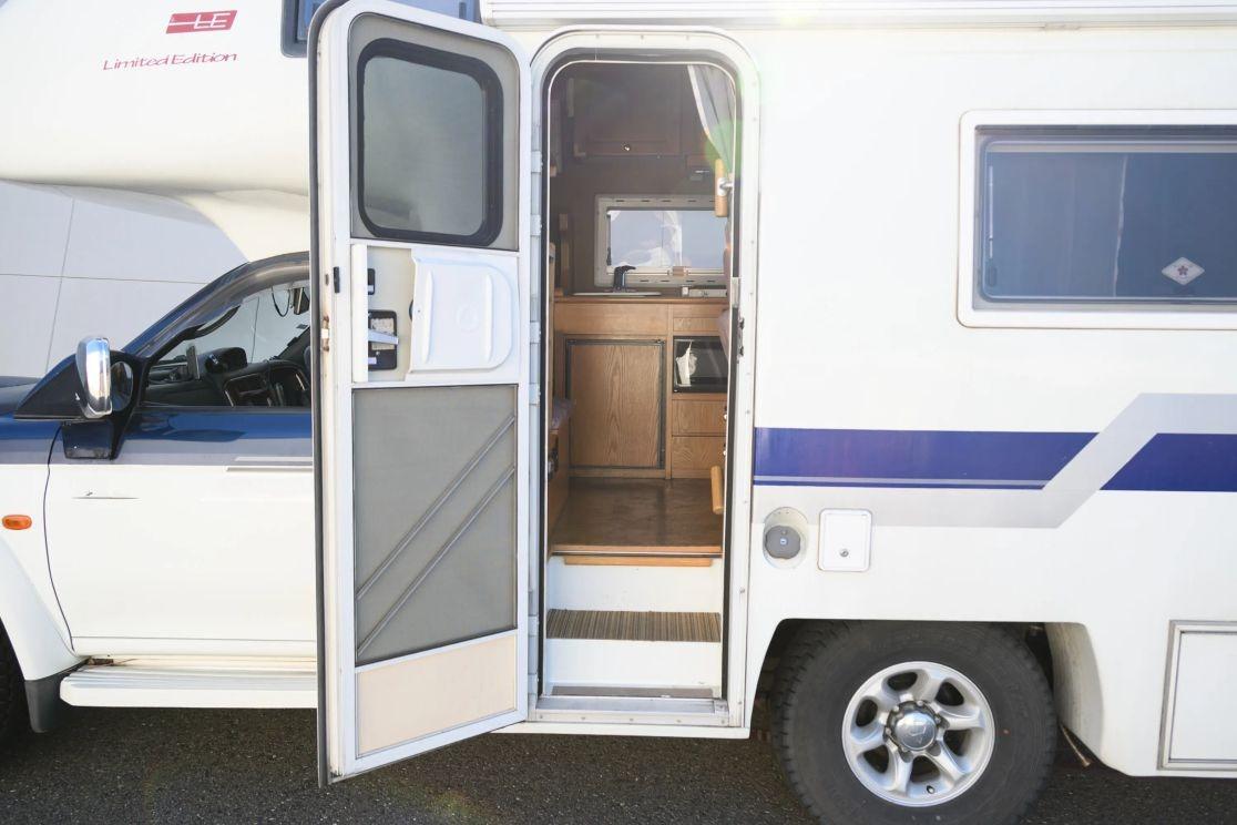 1999 Mitsubishi Strada Camper