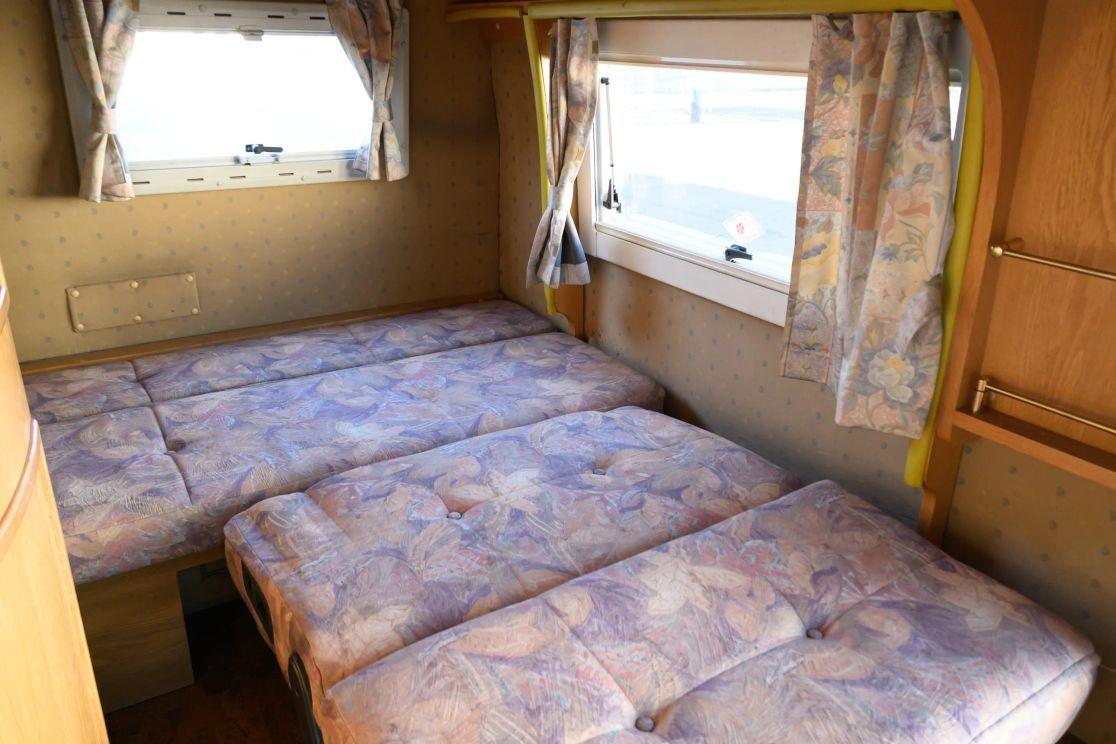 1999 Mitsubishi Strada Camper