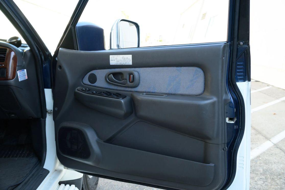 1999 Mitsubishi Strada Camper