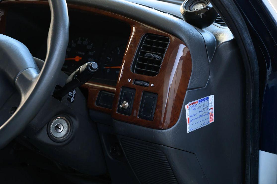 1999 Mitsubishi Strada Camper