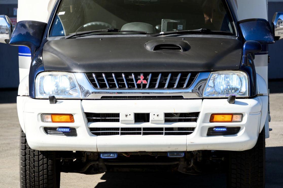 1999 Mitsubishi Strada Camper