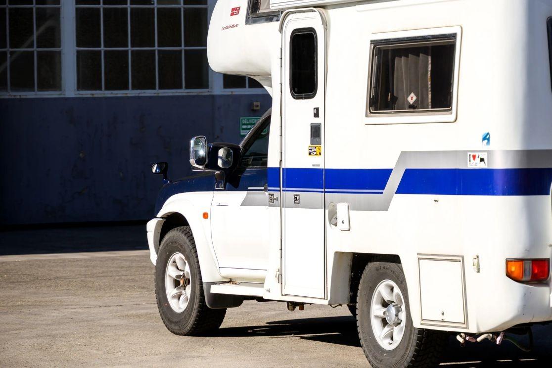 1999 Mitsubishi Strada Camper