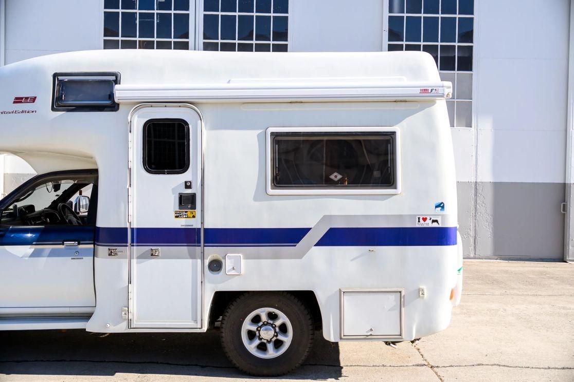 1999 Mitsubishi Strada Camper