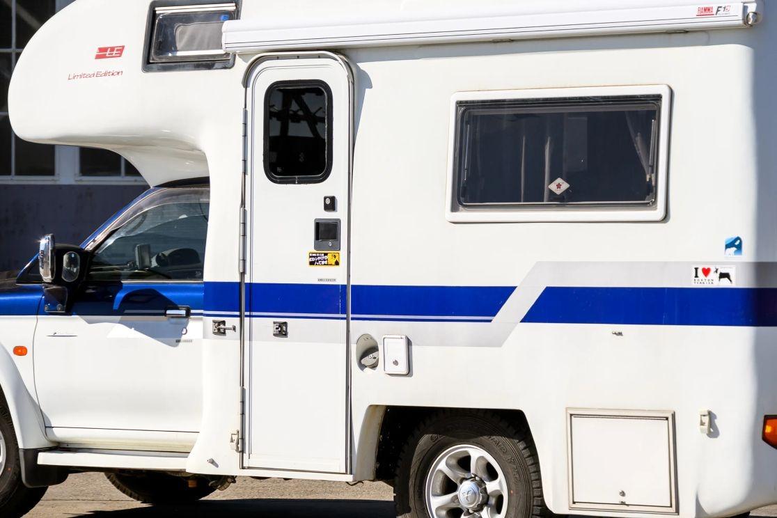 1999 Mitsubishi Strada Camper