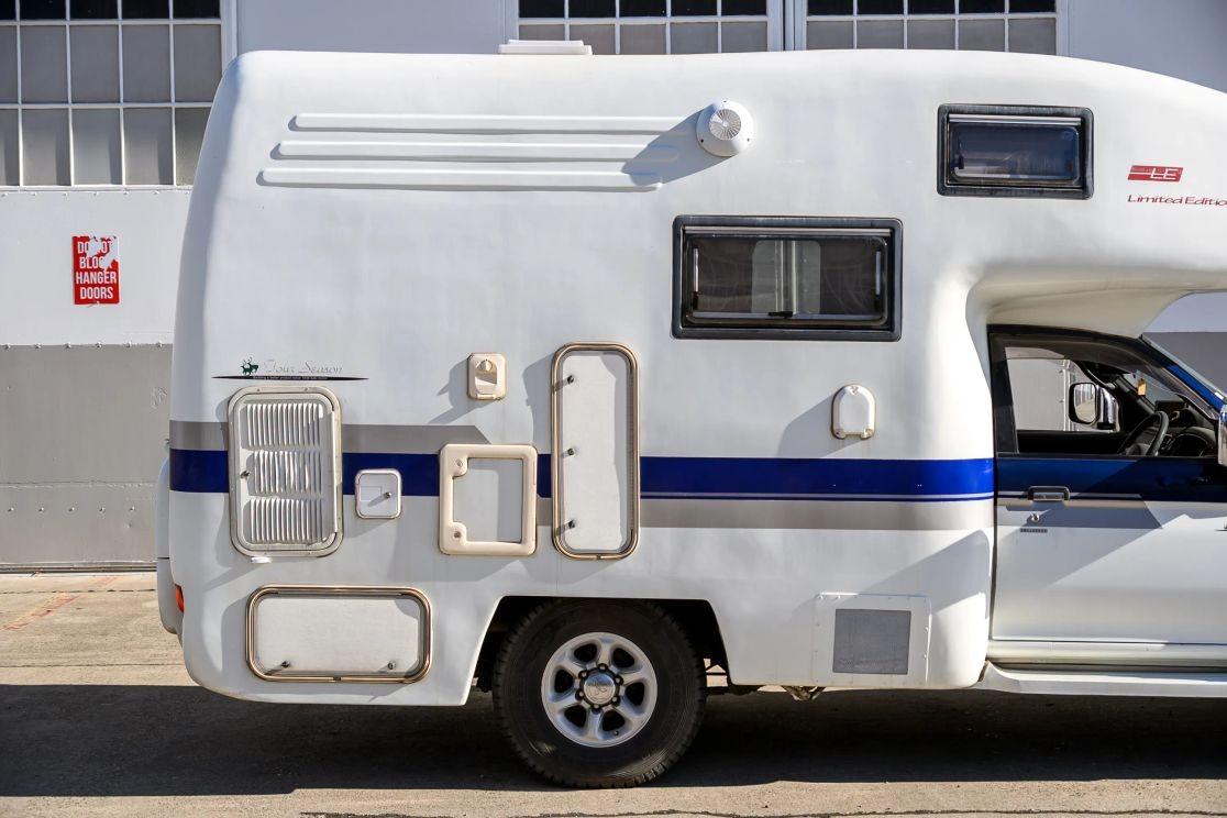 1999 Mitsubishi Strada Camper