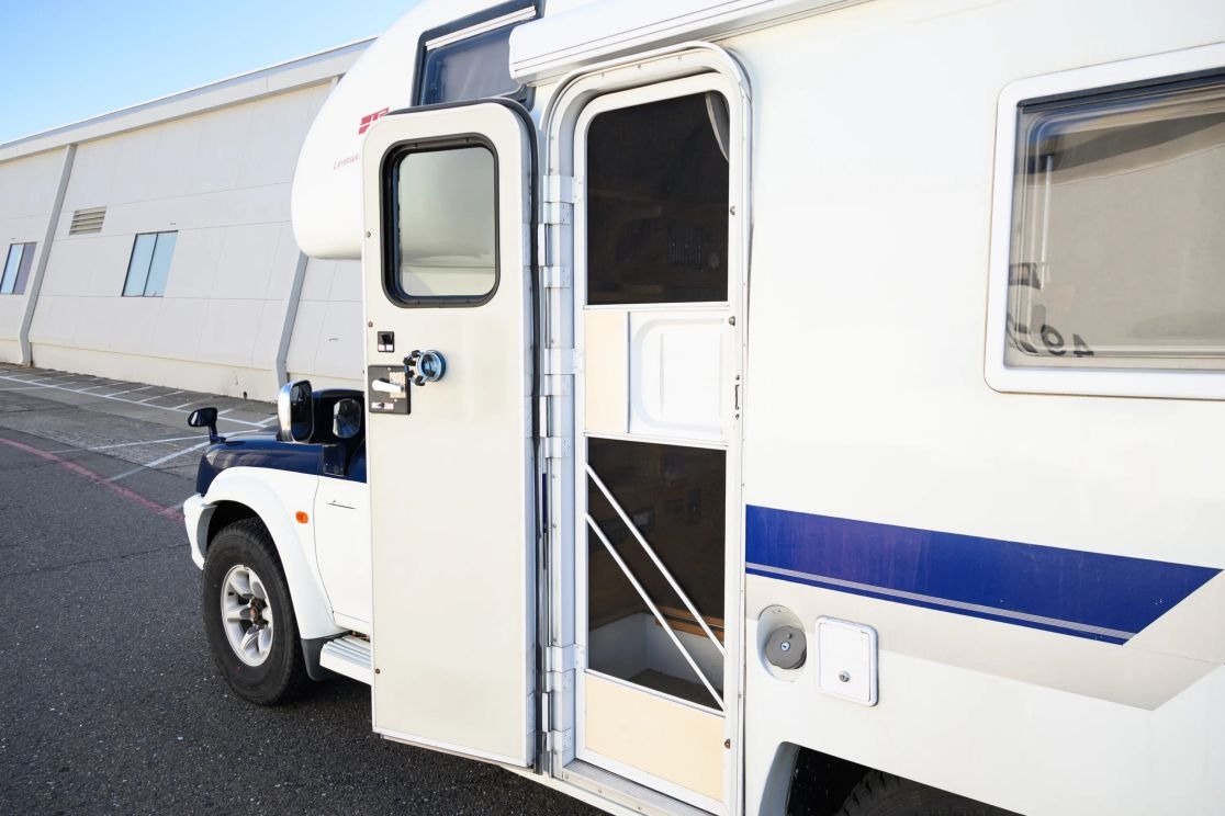 1999 Mitsubishi Strada Camper