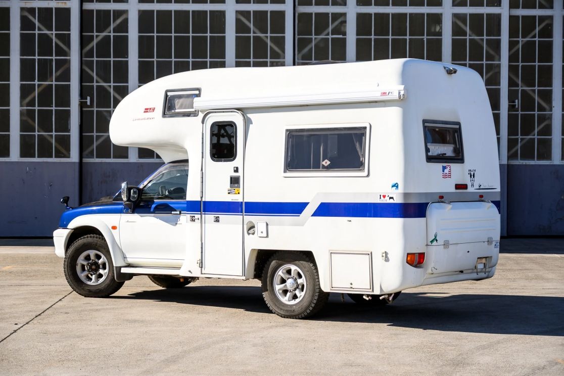 1999 Mitsubishi Strada Camper