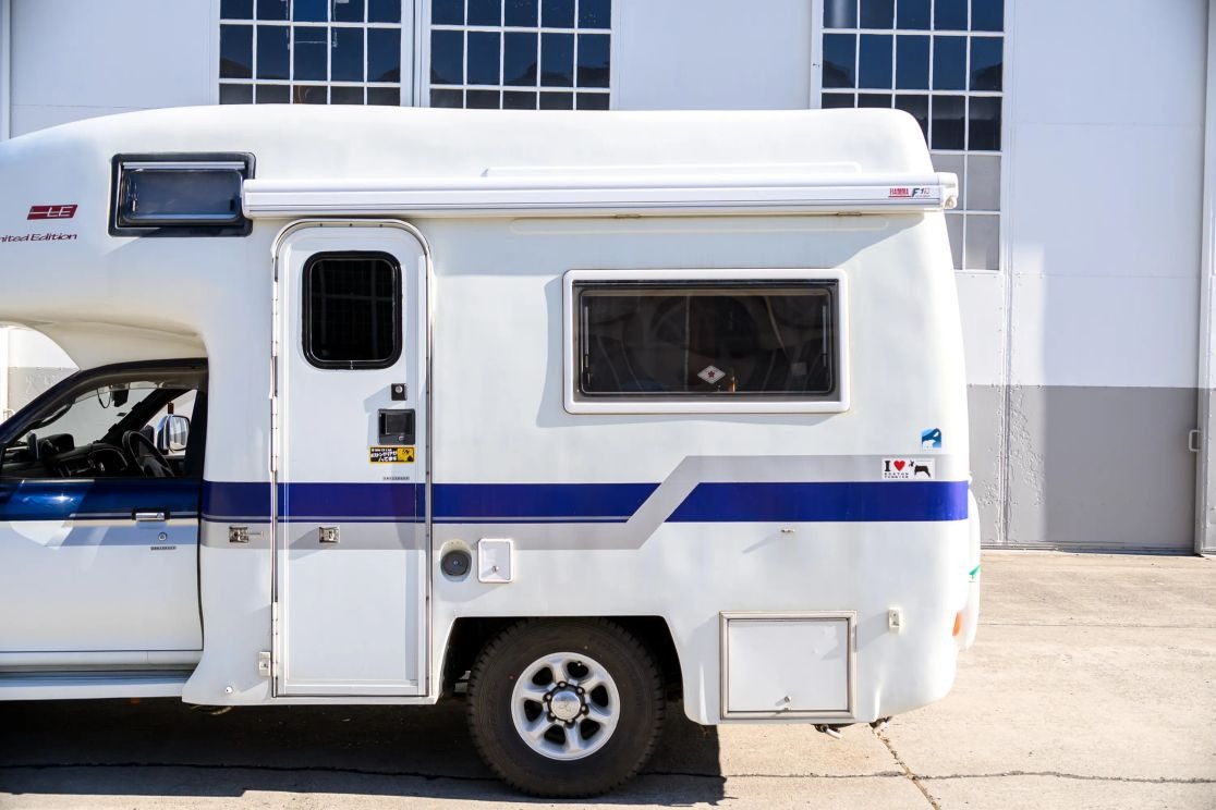 1999 Mitsubishi Strada Camper