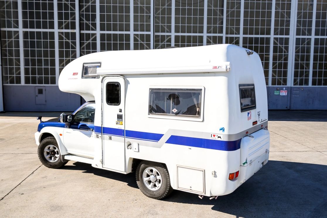 1999 Mitsubishi Strada Camper