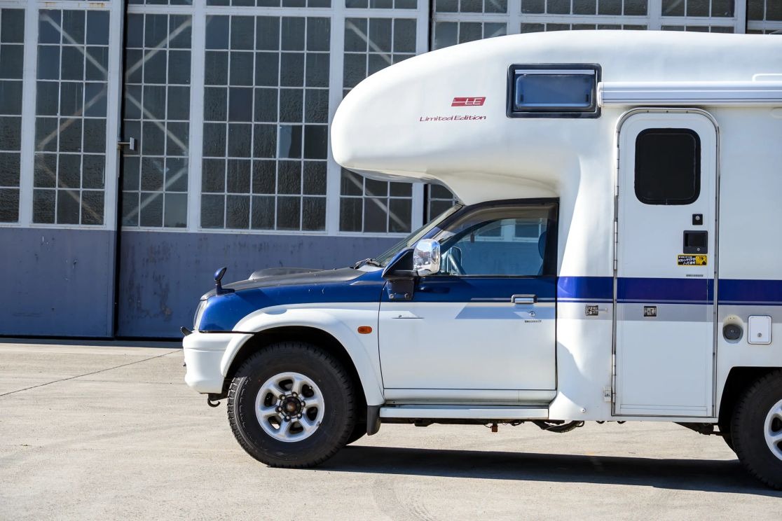 1999 Mitsubishi Strada Camper