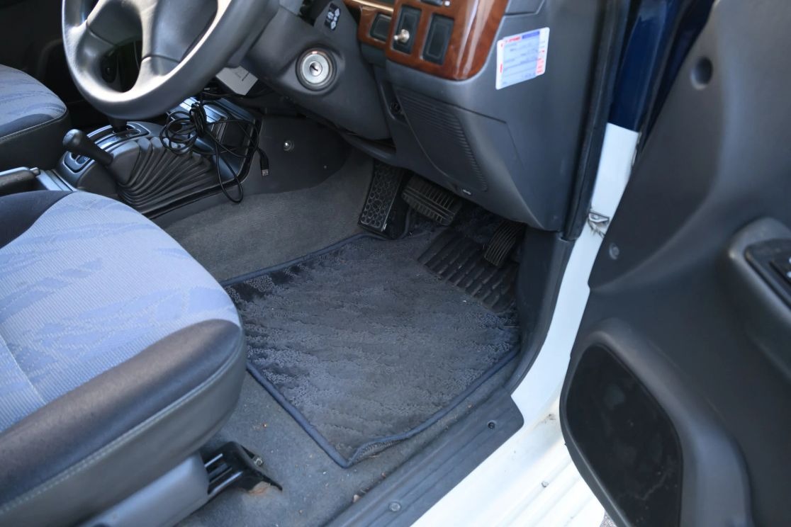 1999 Mitsubishi Strada Camper
