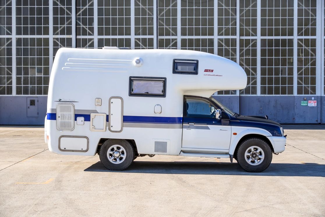 1999 Mitsubishi Strada Camper