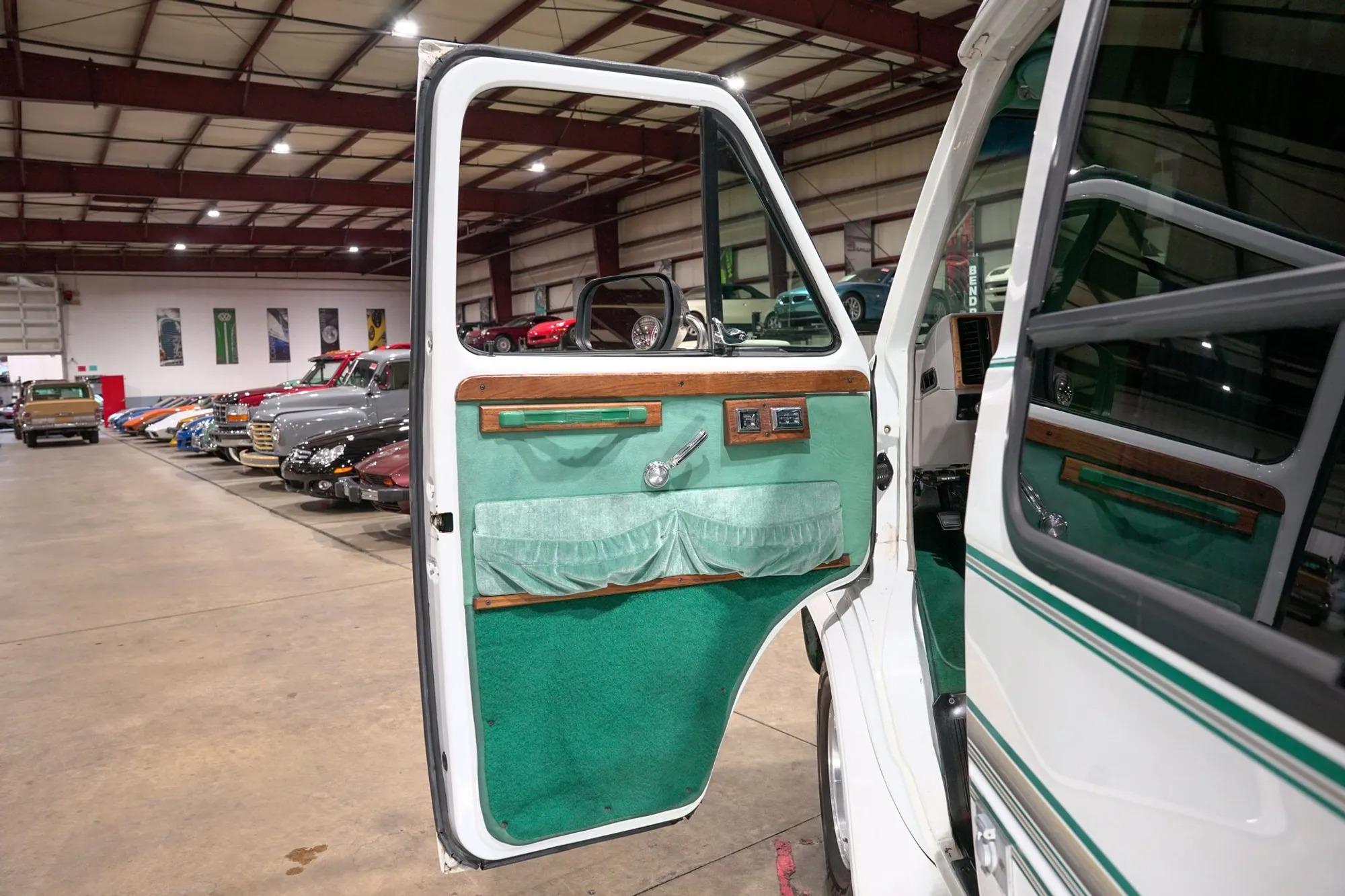 1993 GMC Vandura 2500 Auto Form Conversion Van