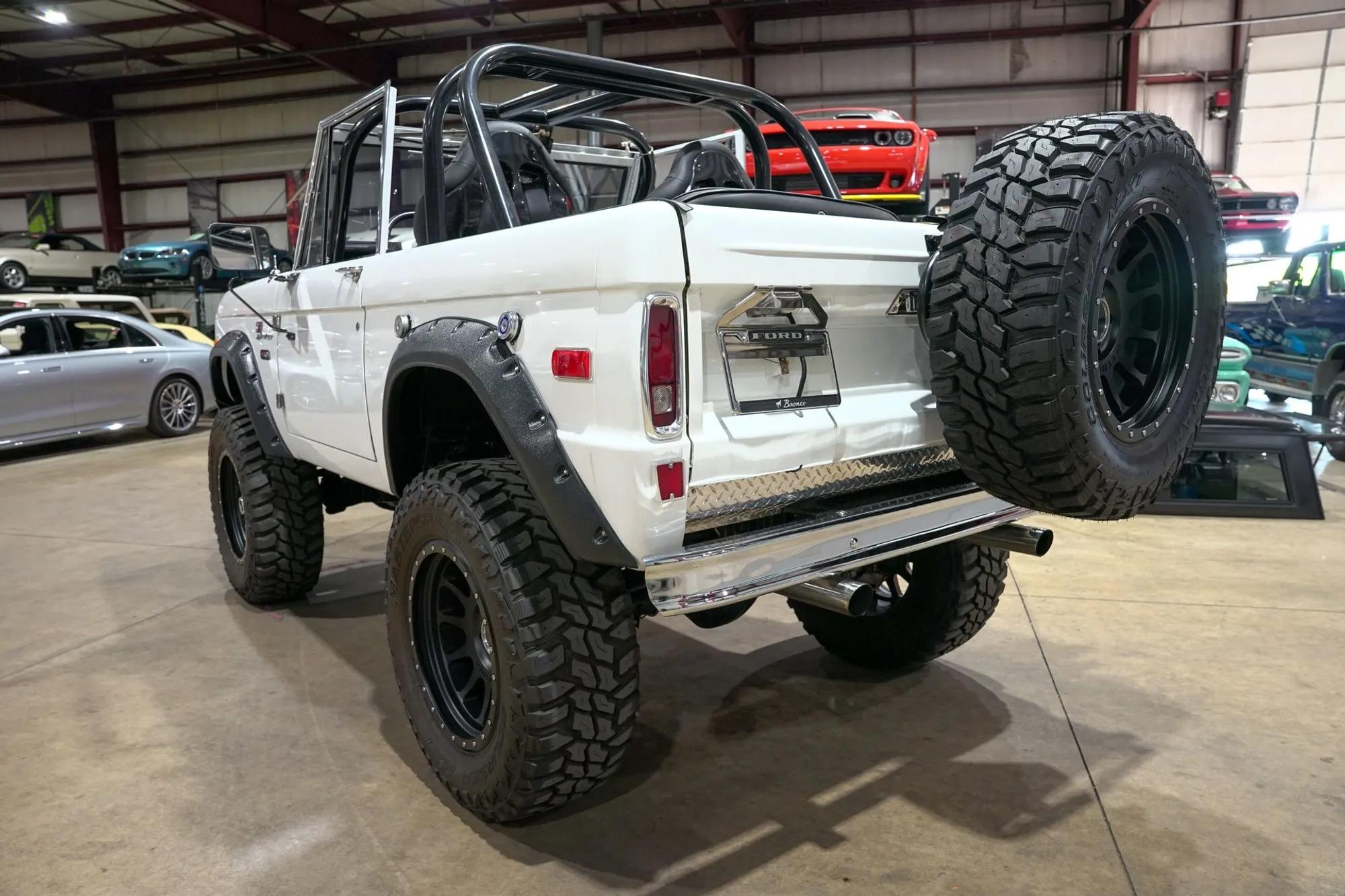 1971 Ford Bronco Custom - 4