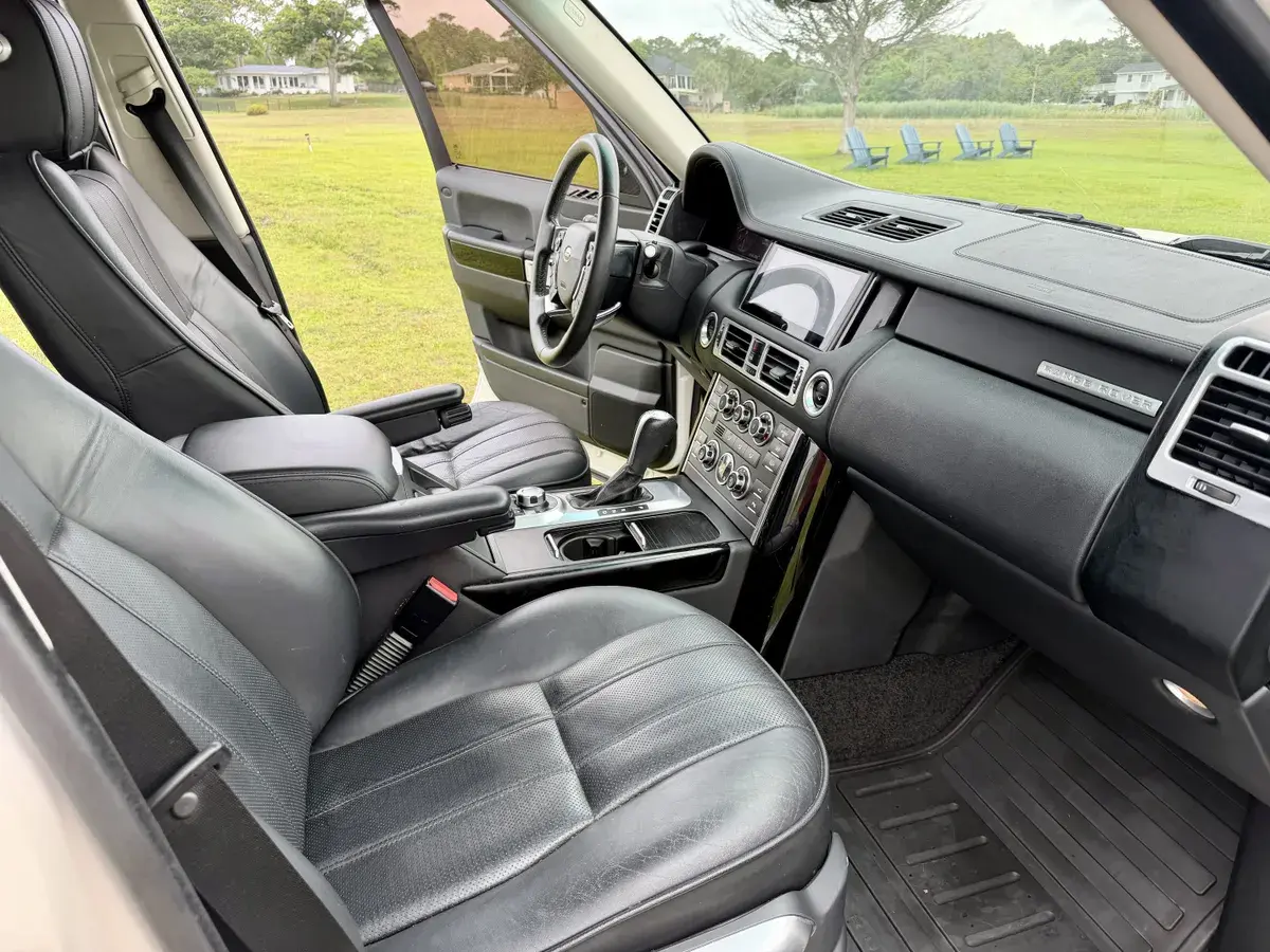 2010 Range Rover Supercharged HSE Luxury - 4