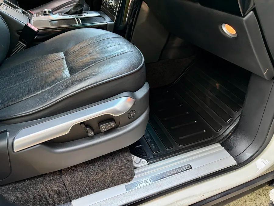 2010 Range Rover Supercharged HSE Luxury