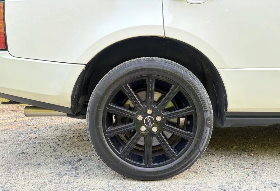 2010 Range Rover Supercharged HSE Luxury