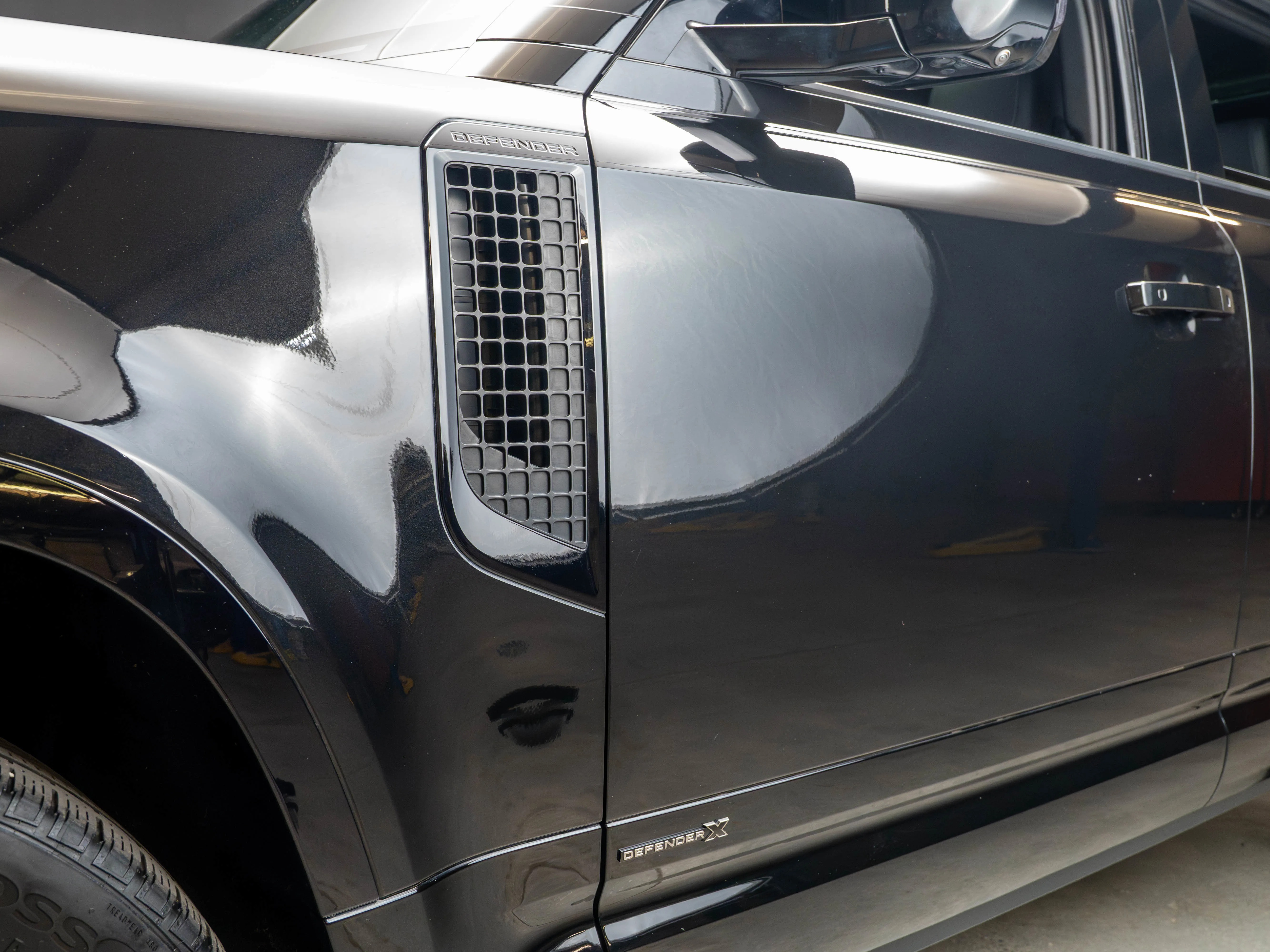 2024 Land Rover Defender 130 P400 X