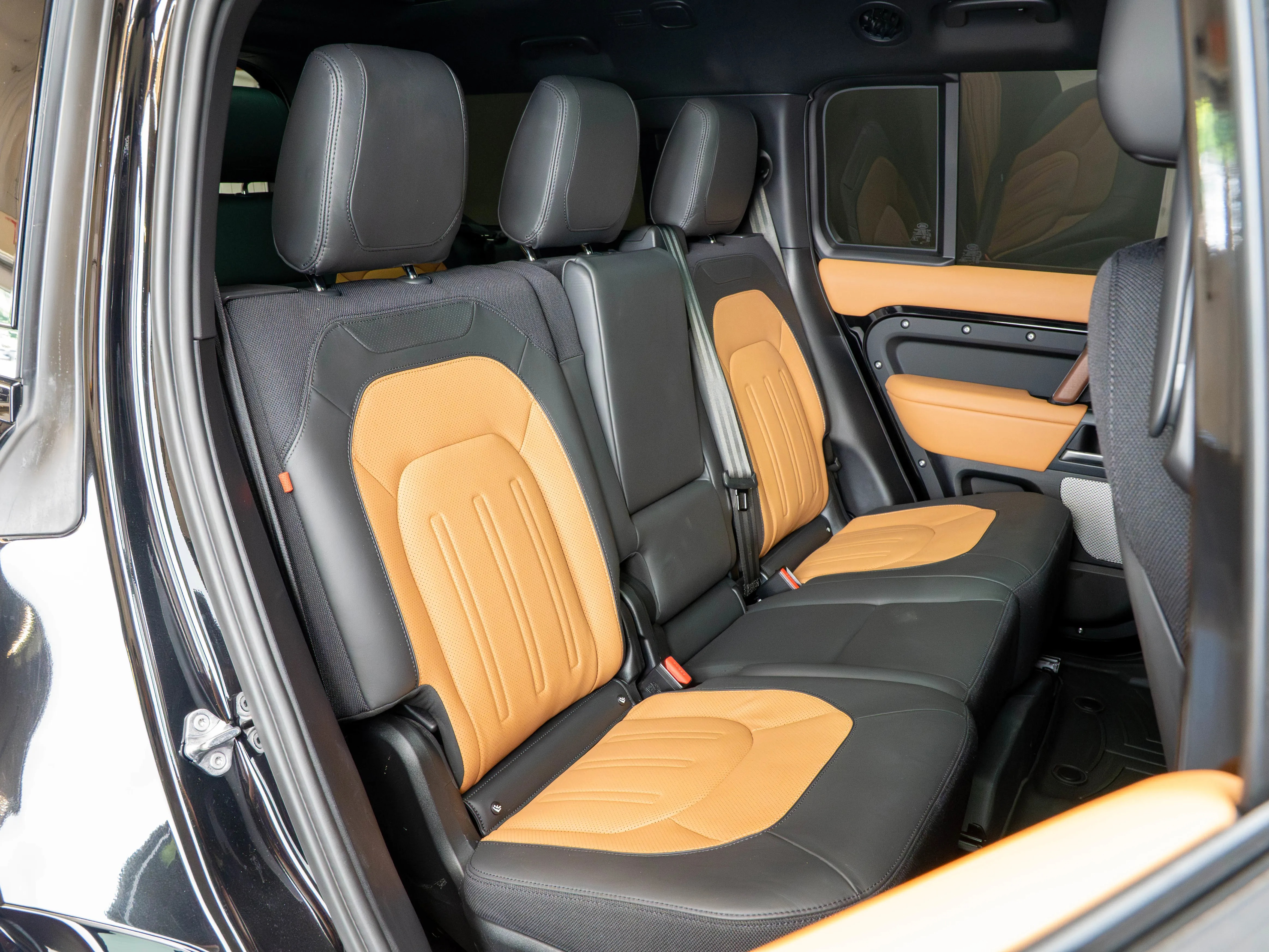 2024 Land Rover Defender 130 P400 X