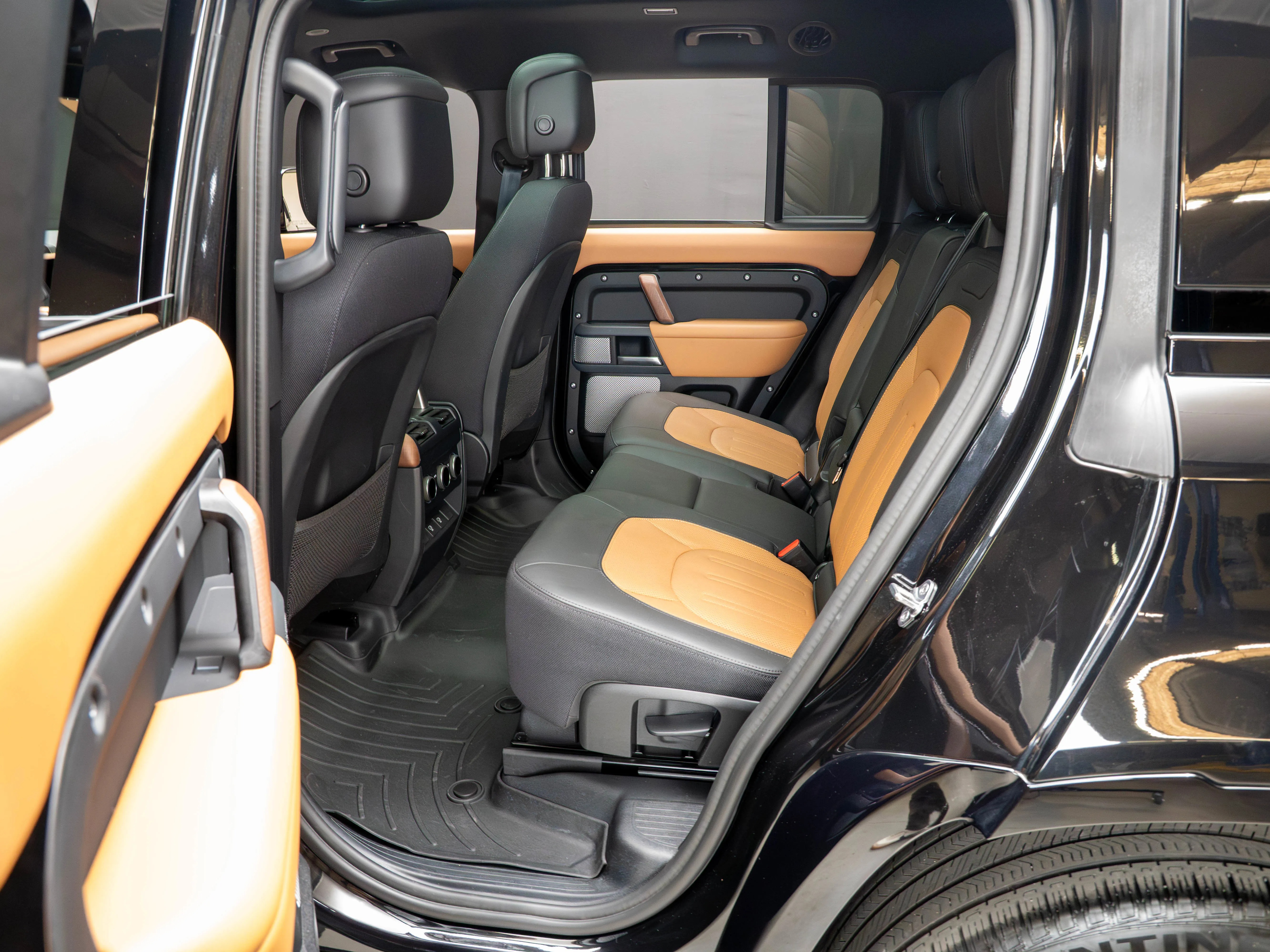 2024 Land Rover Defender 130 P400 X