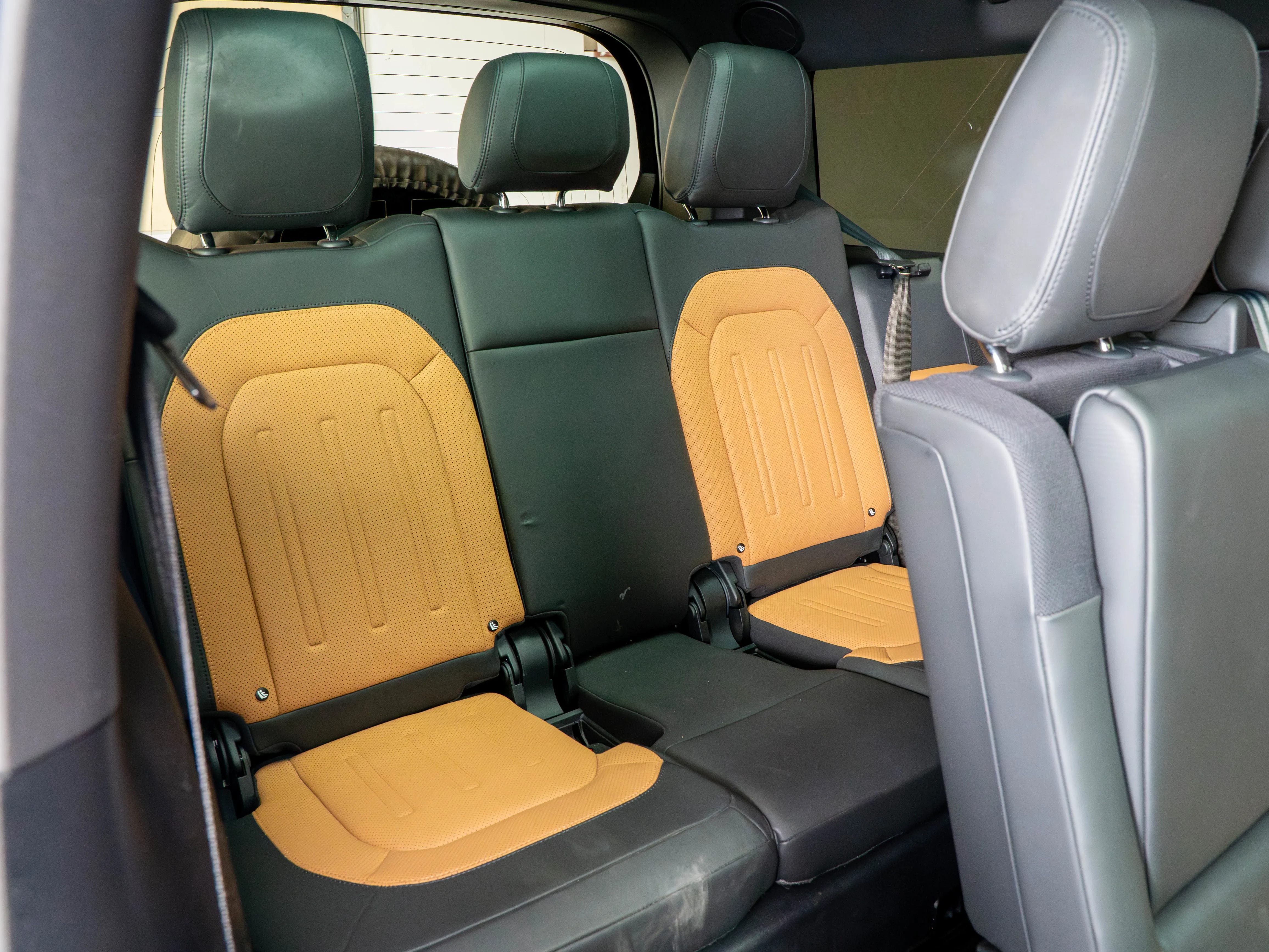 2024 Land Rover Defender 130 P400 X