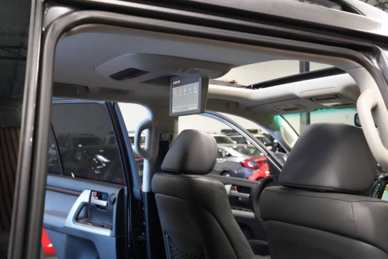 2011 Toyota Land Cruiser