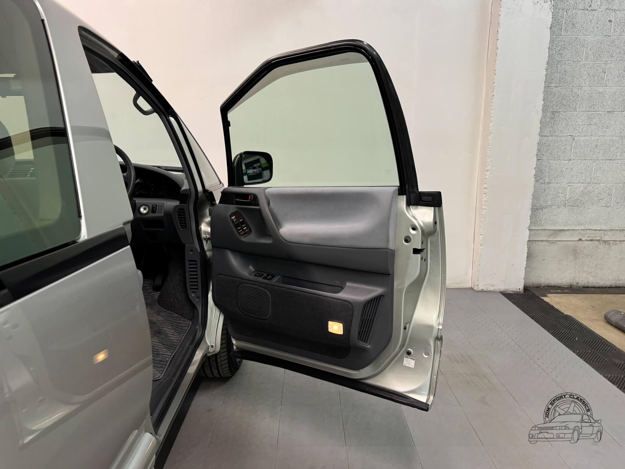 1999 Toyota Estima Lucida X Limited