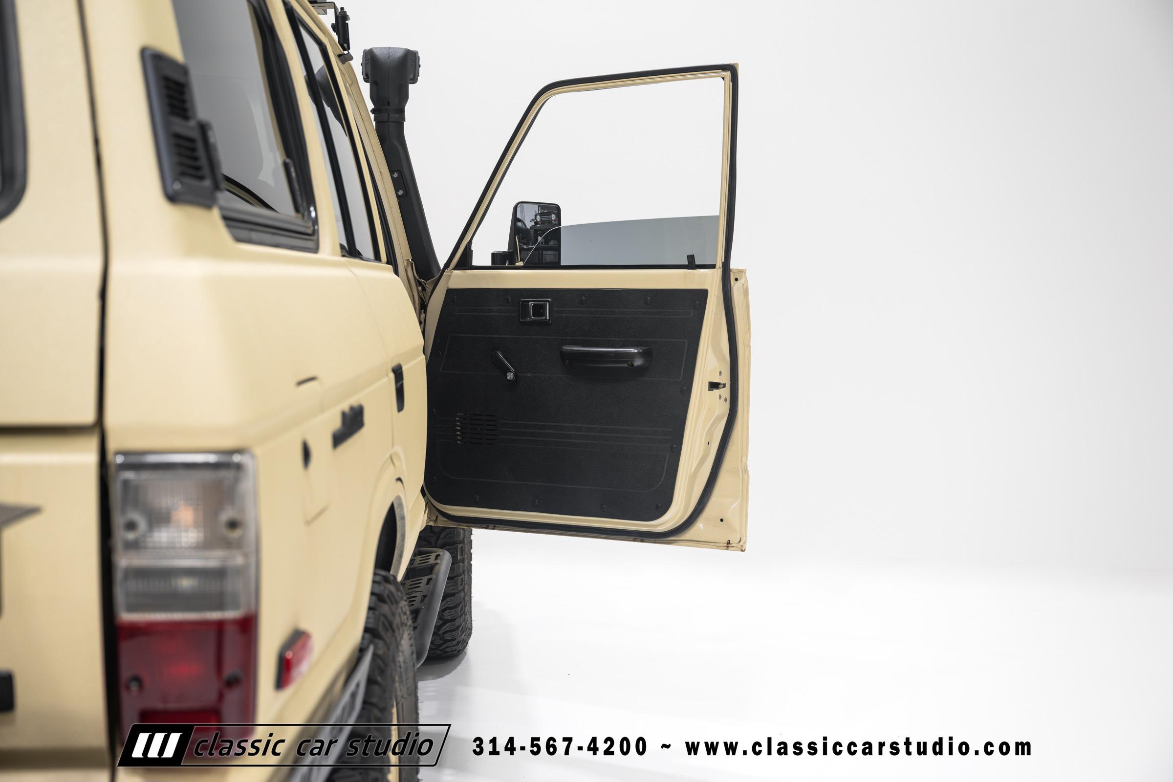1982 Toyota Land Cruiser FJ60 Restomod