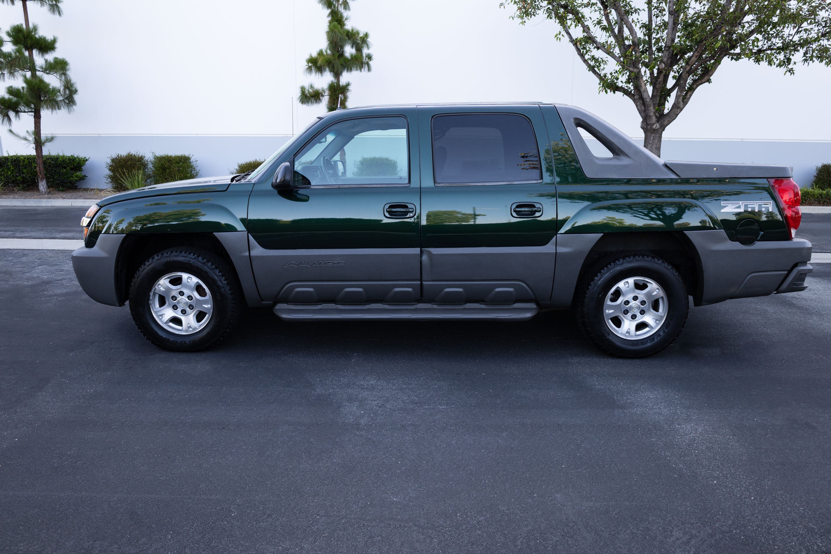 2002 Chevrolet Avalanche - 2