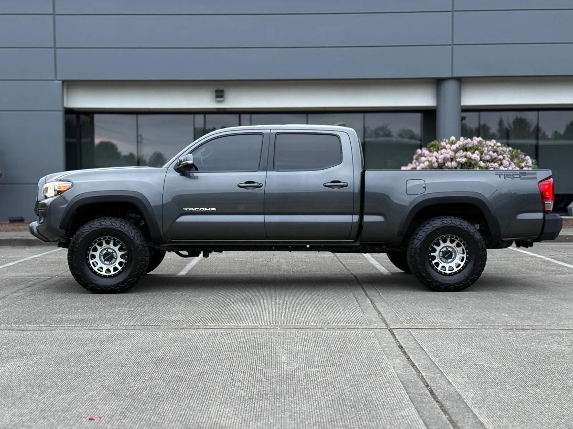 2016 Toyota Tacoma TRD Off Road - 4