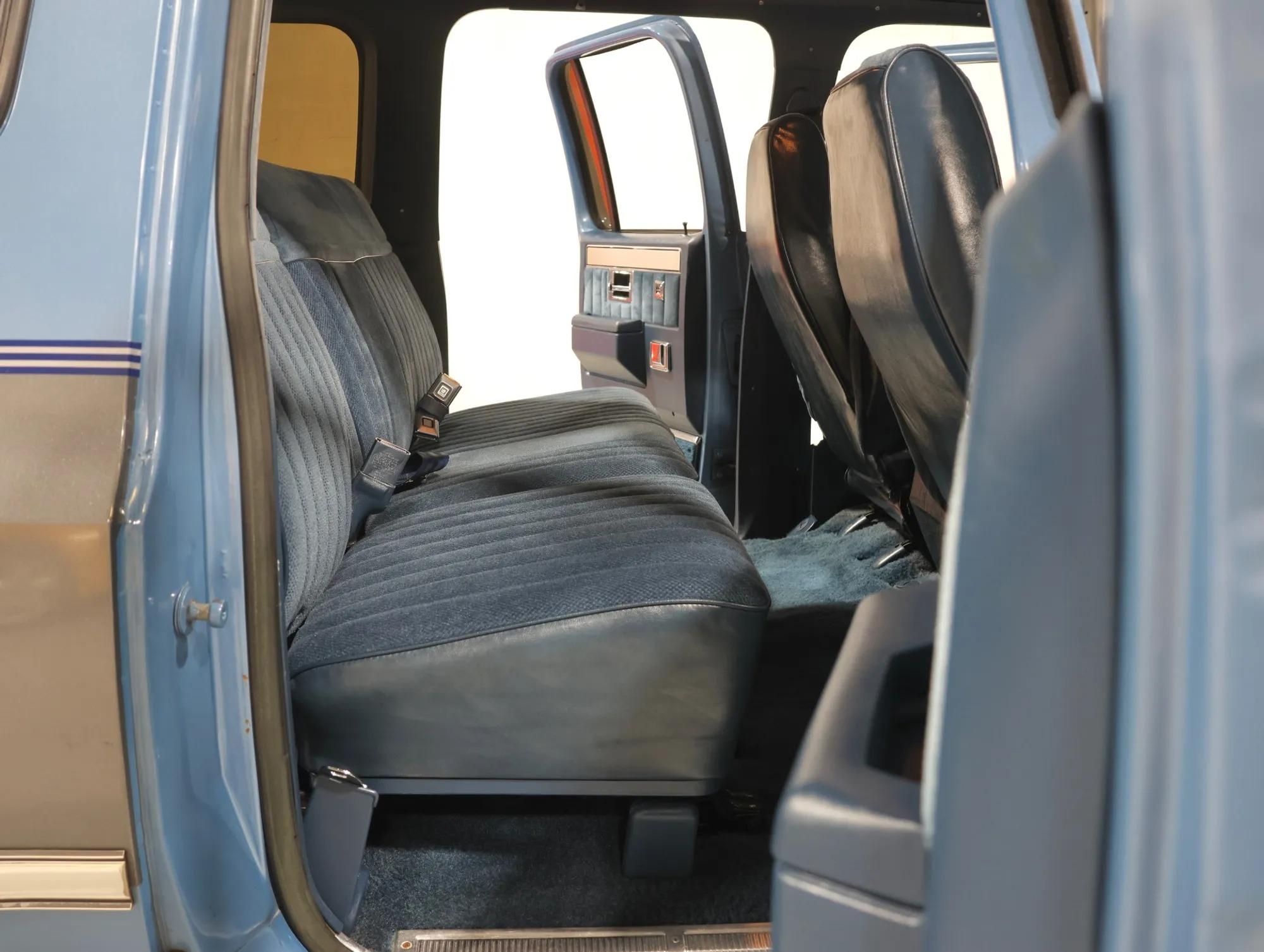 1987 GMC Suburban R1500