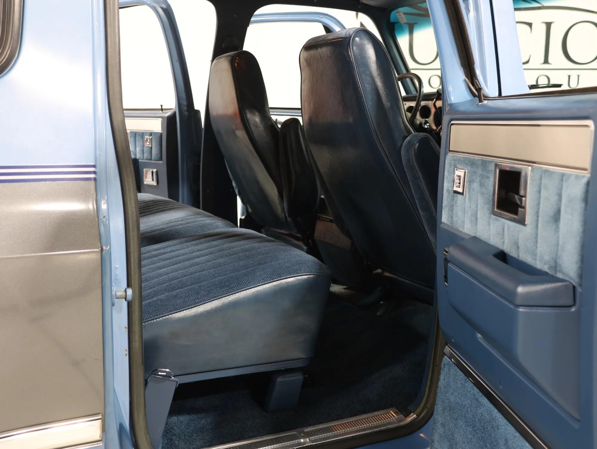 1987 GMC Suburban R1500