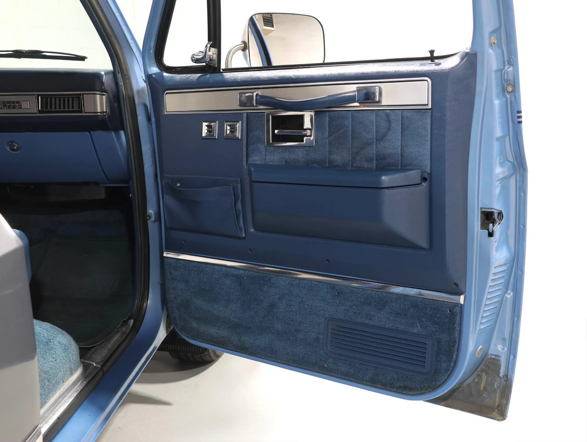 1987 GMC Suburban R1500