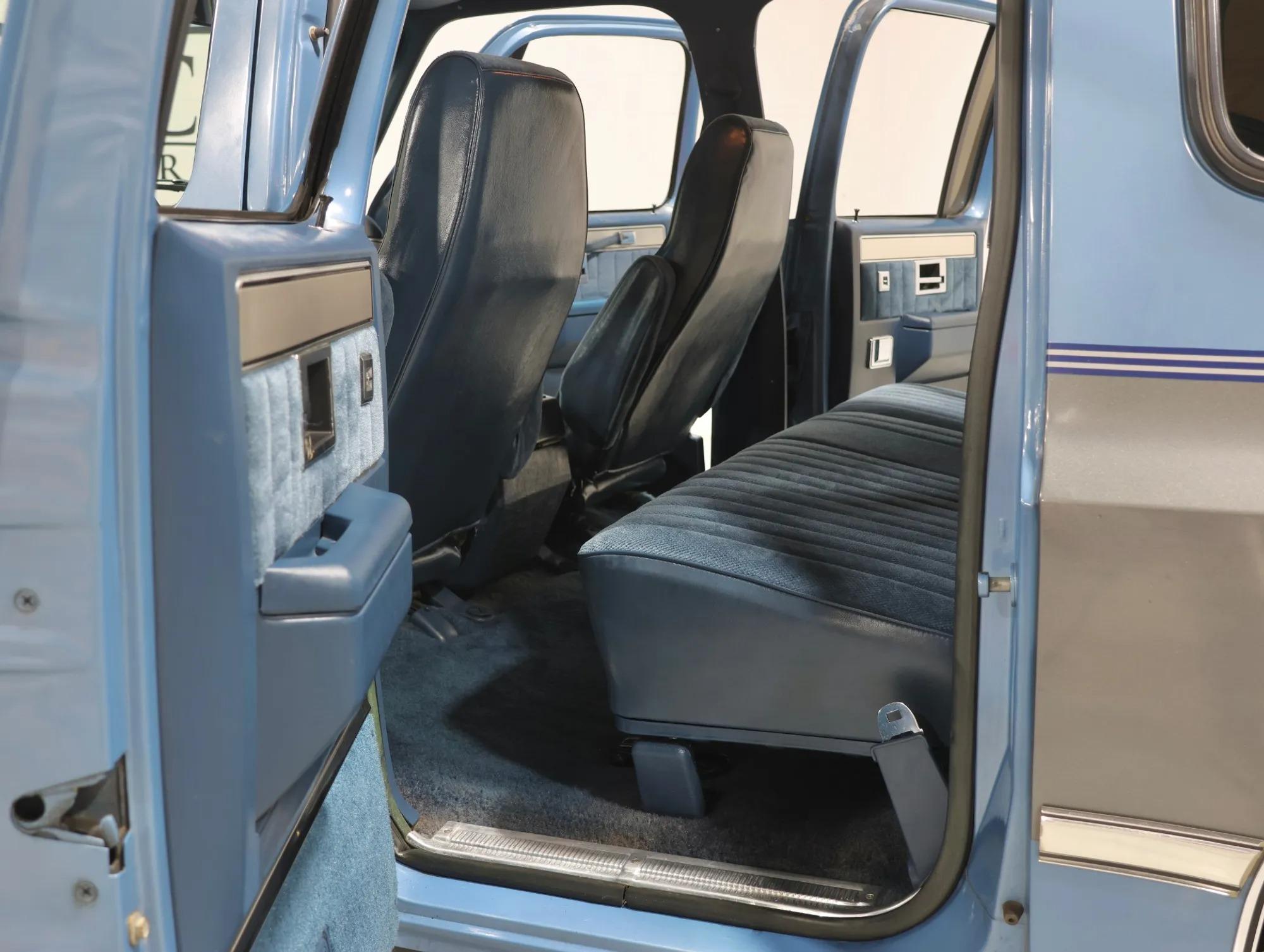 1987 GMC Suburban R1500