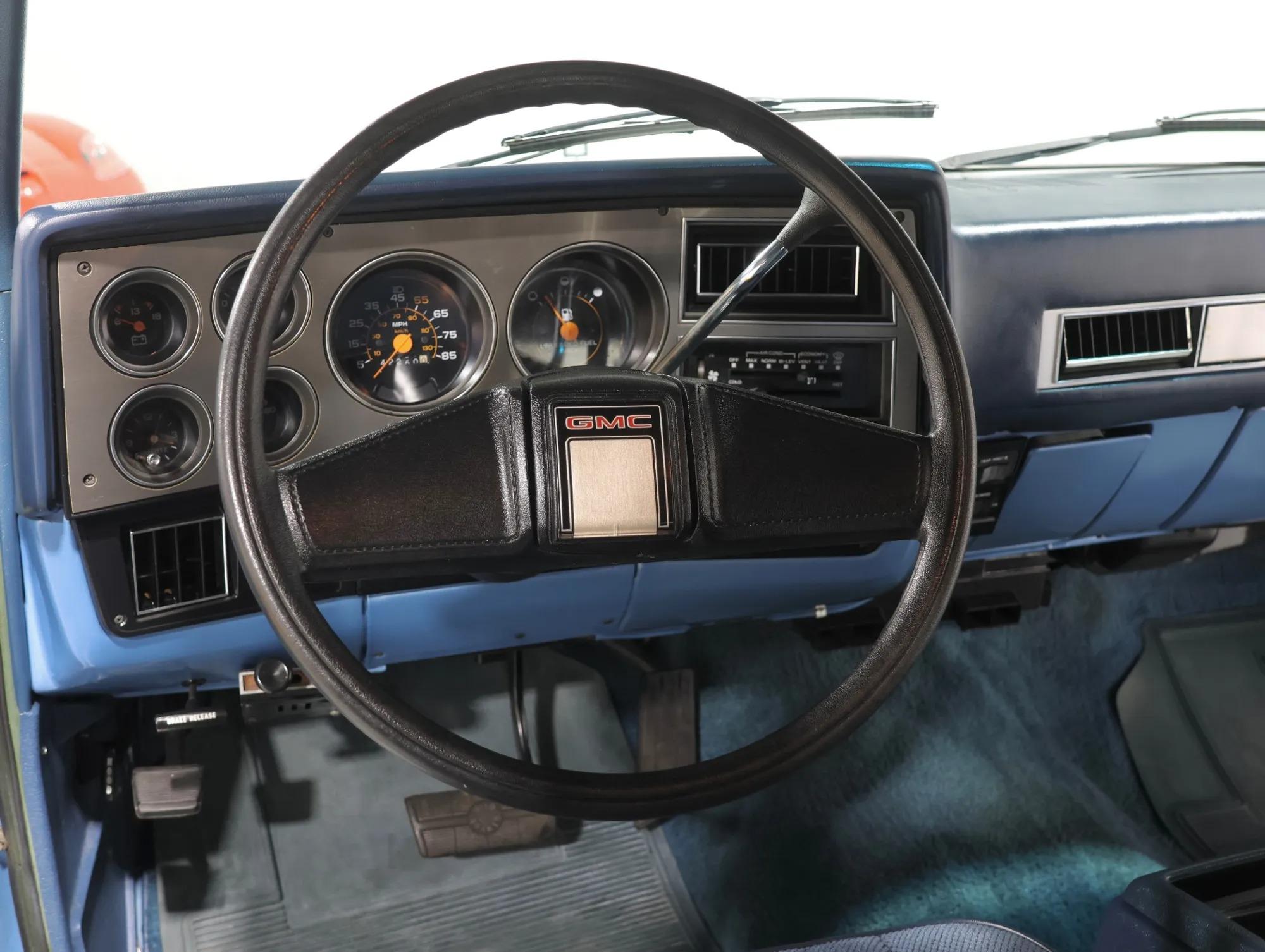 1987 GMC Suburban R1500