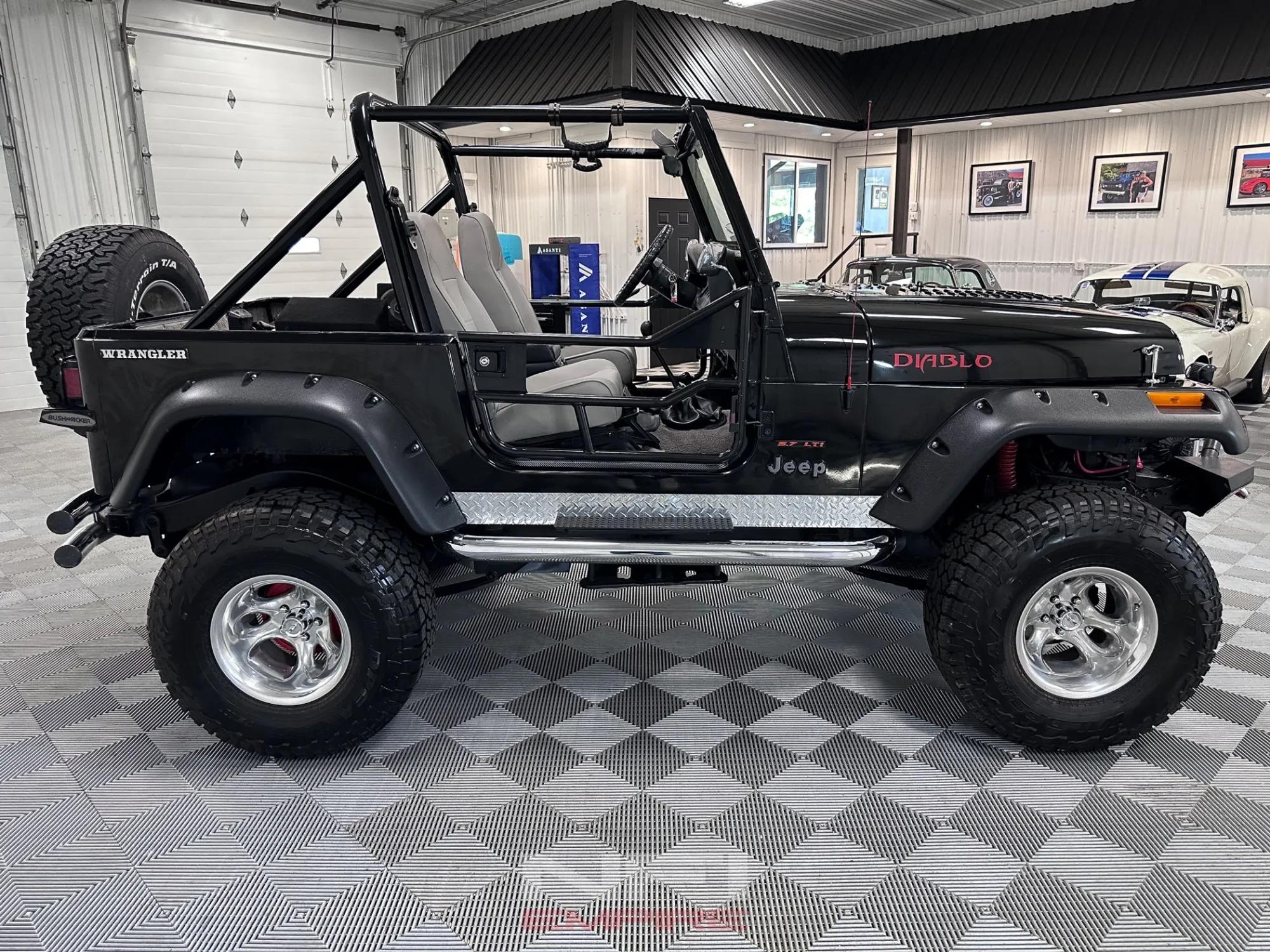 1989 Jeep Wrangler Laredo - 5
