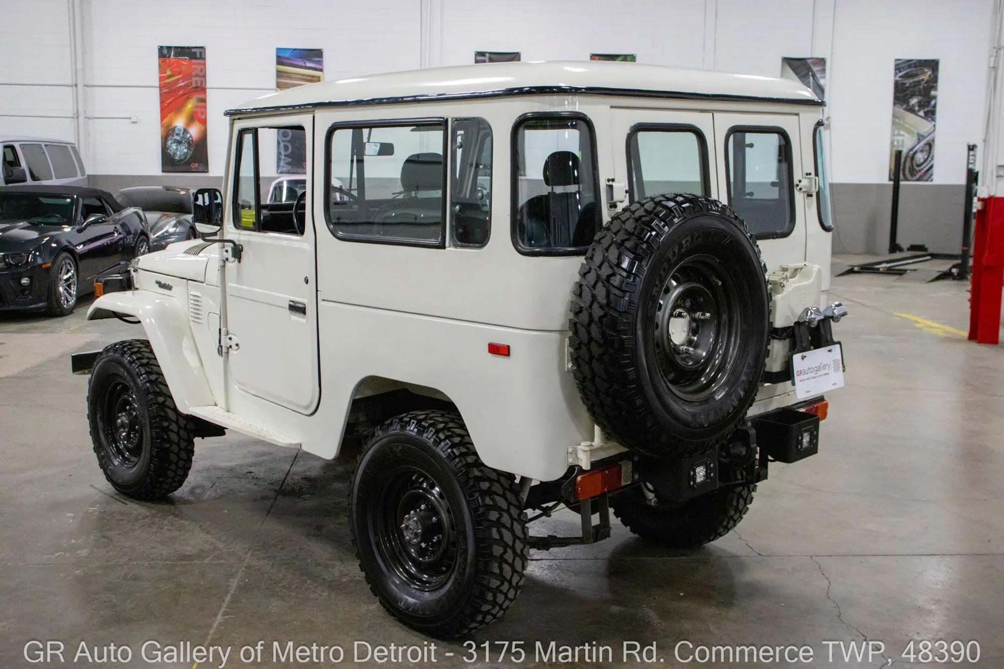 1984 Toyota Land Cruiser FJ40 - 2