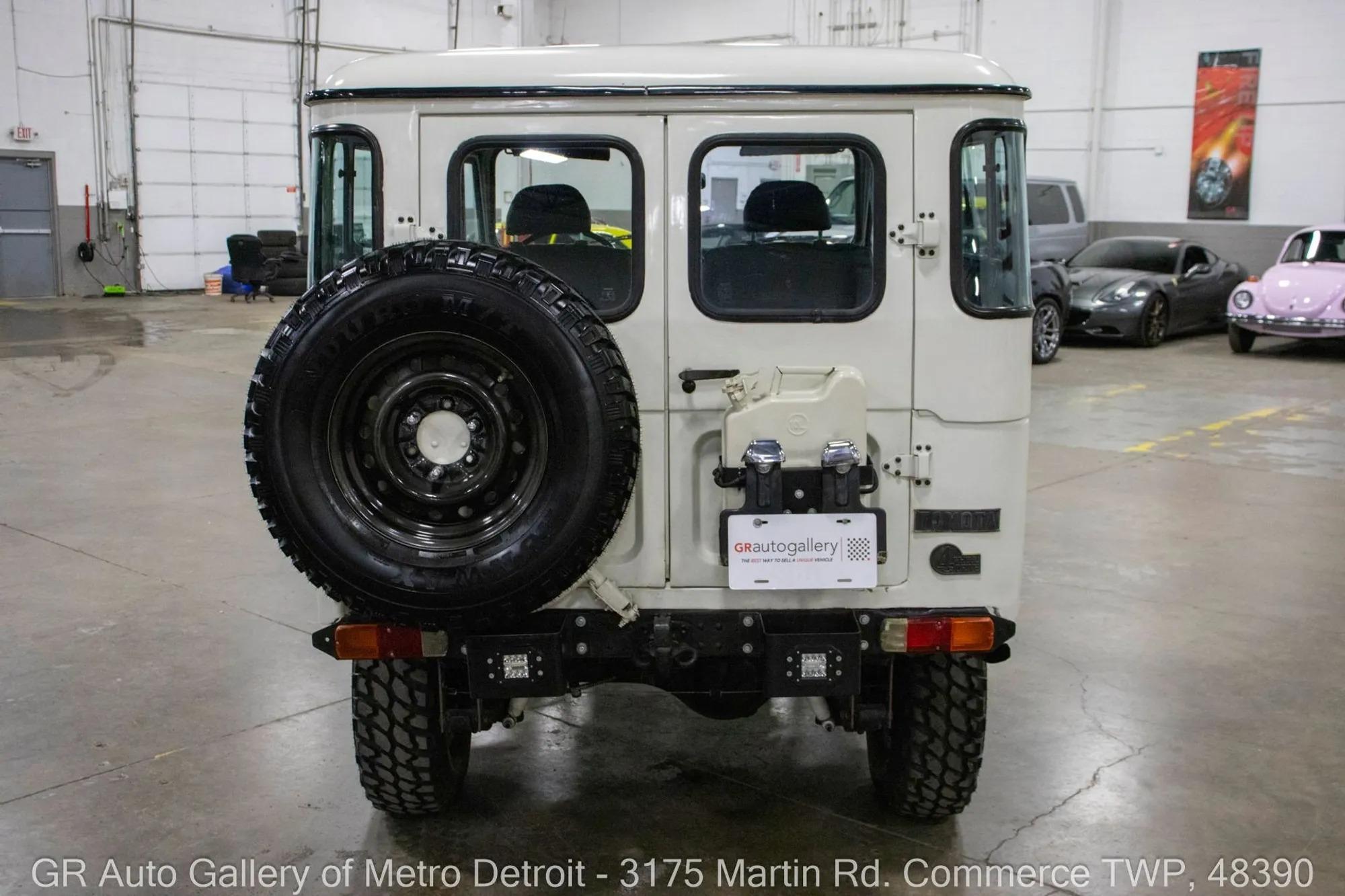 1984 Toyota Land Cruiser FJ40 - 4