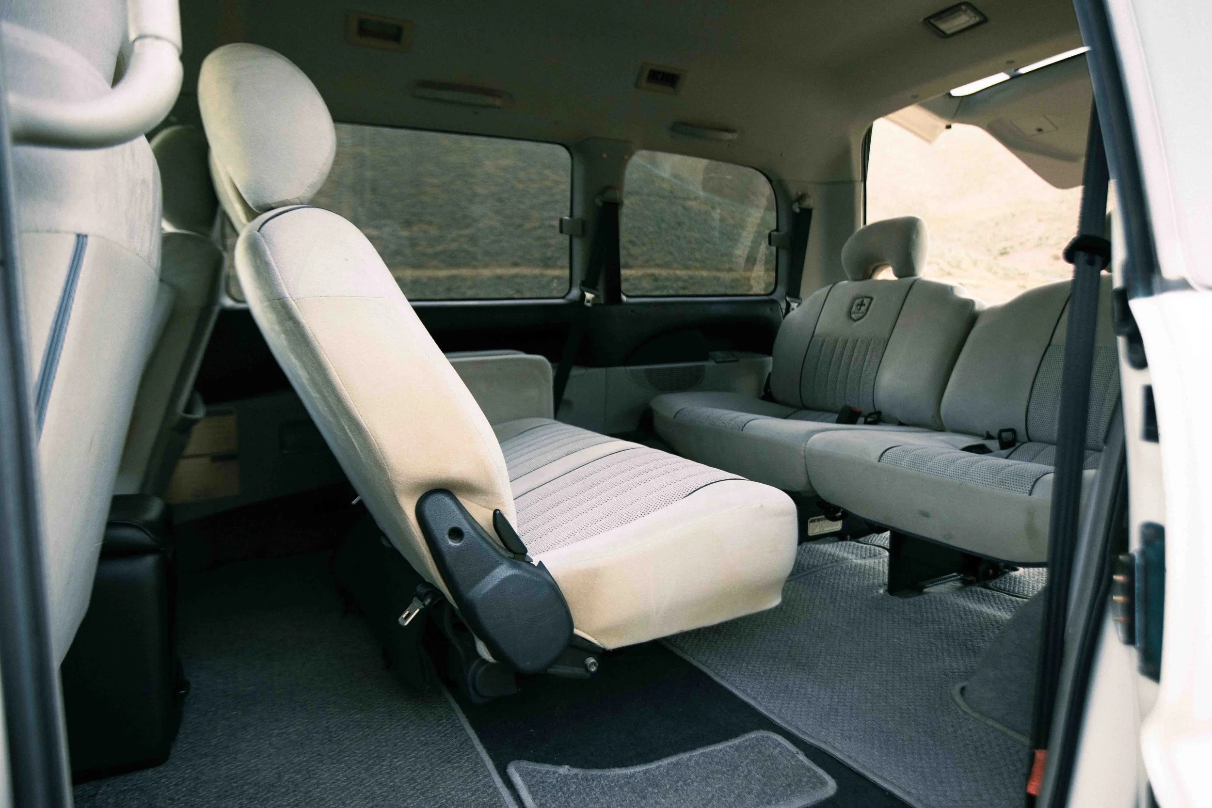 2000 Mitsubishi Delica L400 Space Gear
