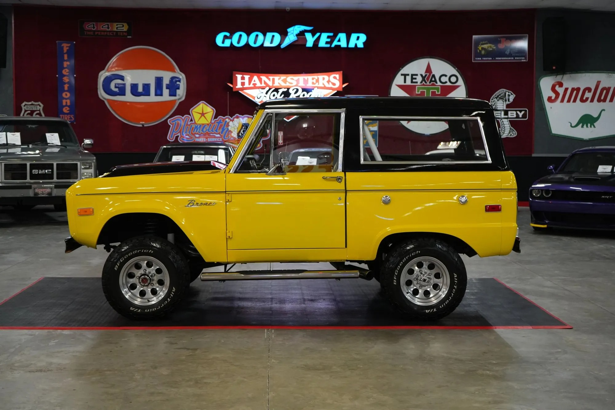 1976 Ford Bronco - 2