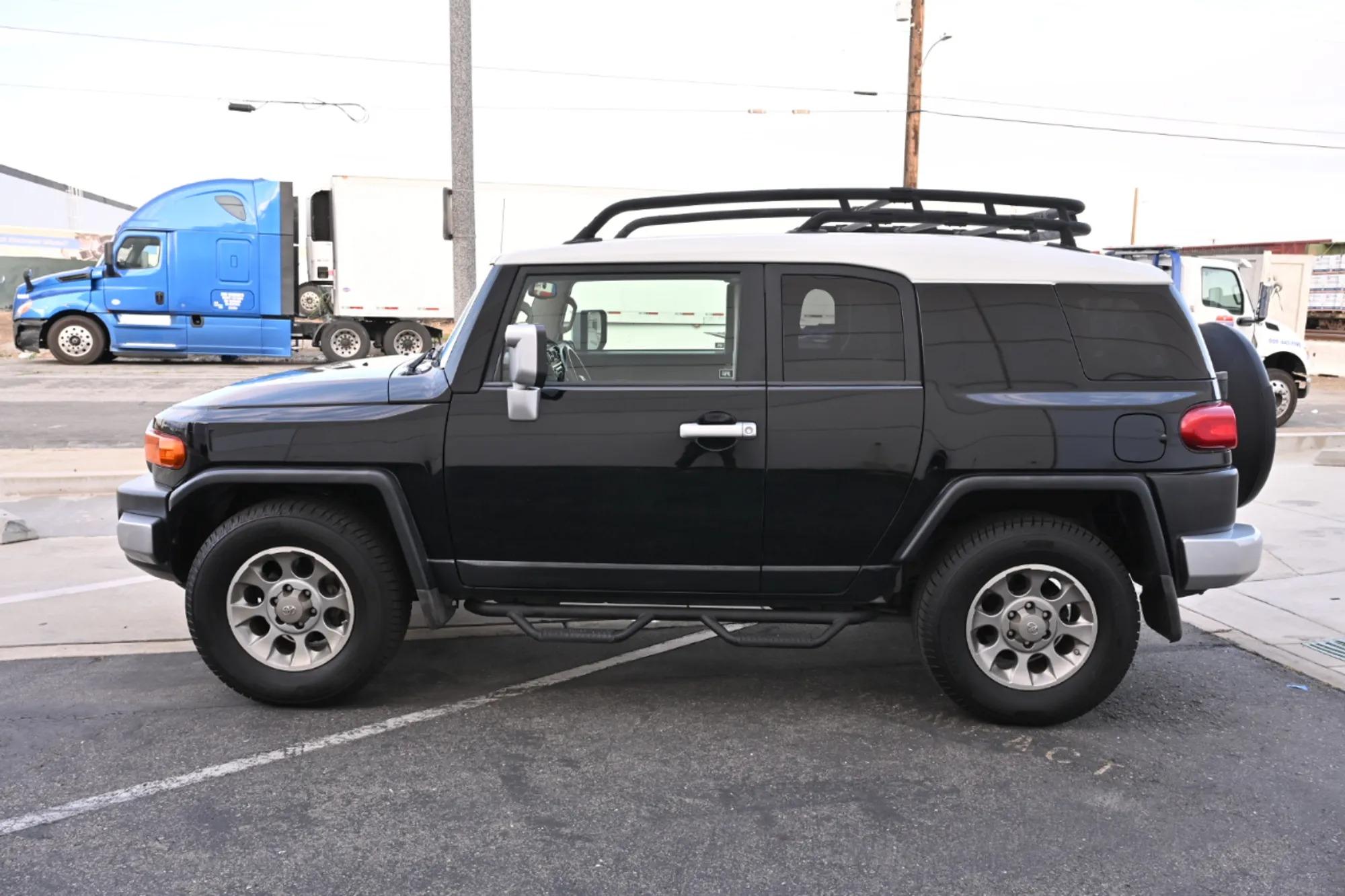 2011 Toyota FJ Cruiser - 2